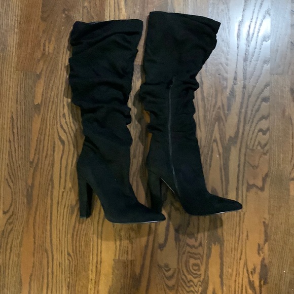 Smooch knee high boot size 9…. Bun fake and save $$$ - Picture 1 of 4